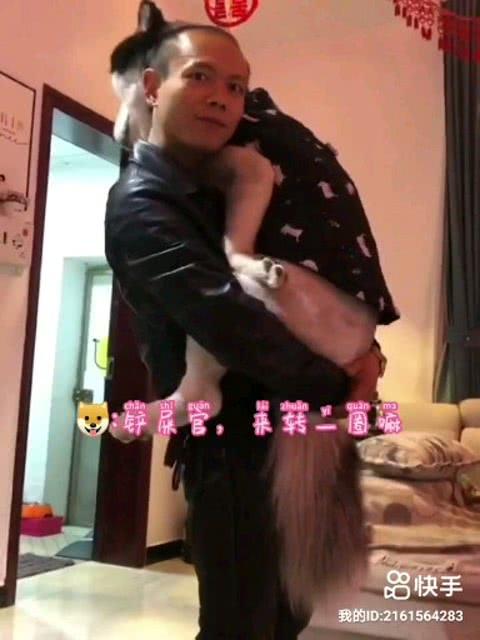 成人女儿撒娇求抱抱视频,温馨瞬间感动人心