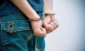 成人露手指手套女士视频,成人露手指手套女士的时尚演绎