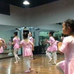 中国成人齐舞舞蹈视频,中国成人齐舞舞蹈视频赏析