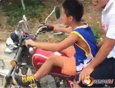 儿童摩托与成人压弯视频,与成人压弯技巧的对比解析